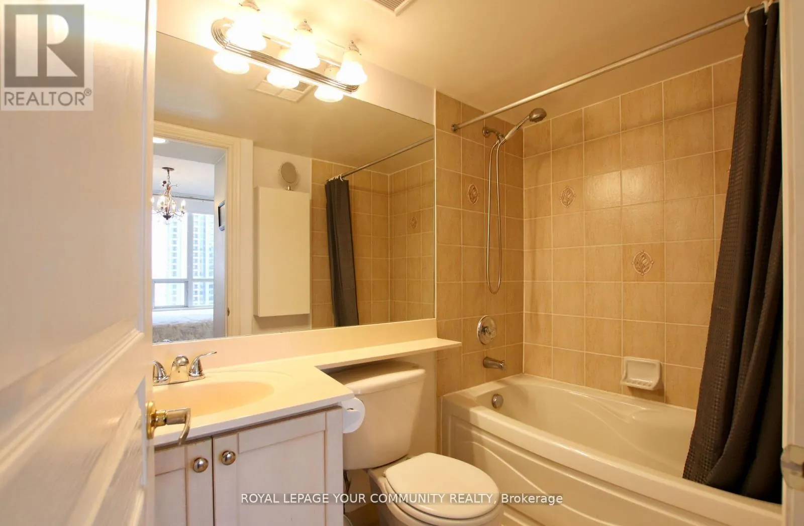 1629 - 15 NORTHTOWN WAY