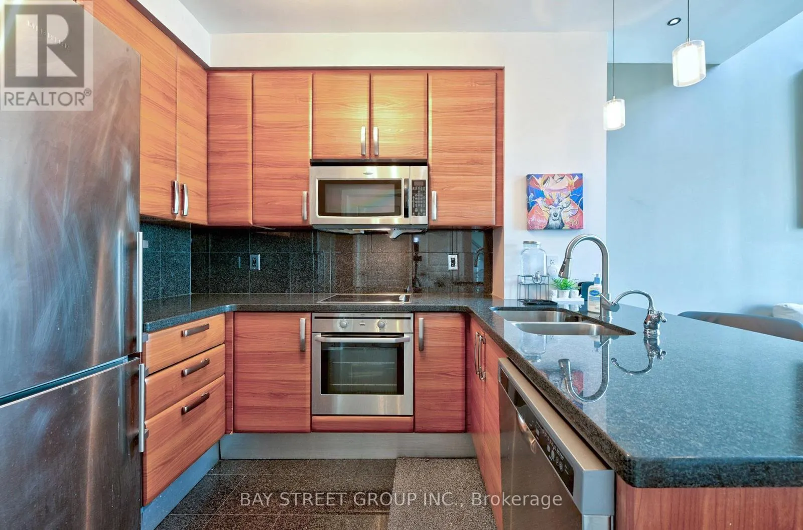 UPH3 - 1 AVONDALE AVENUE