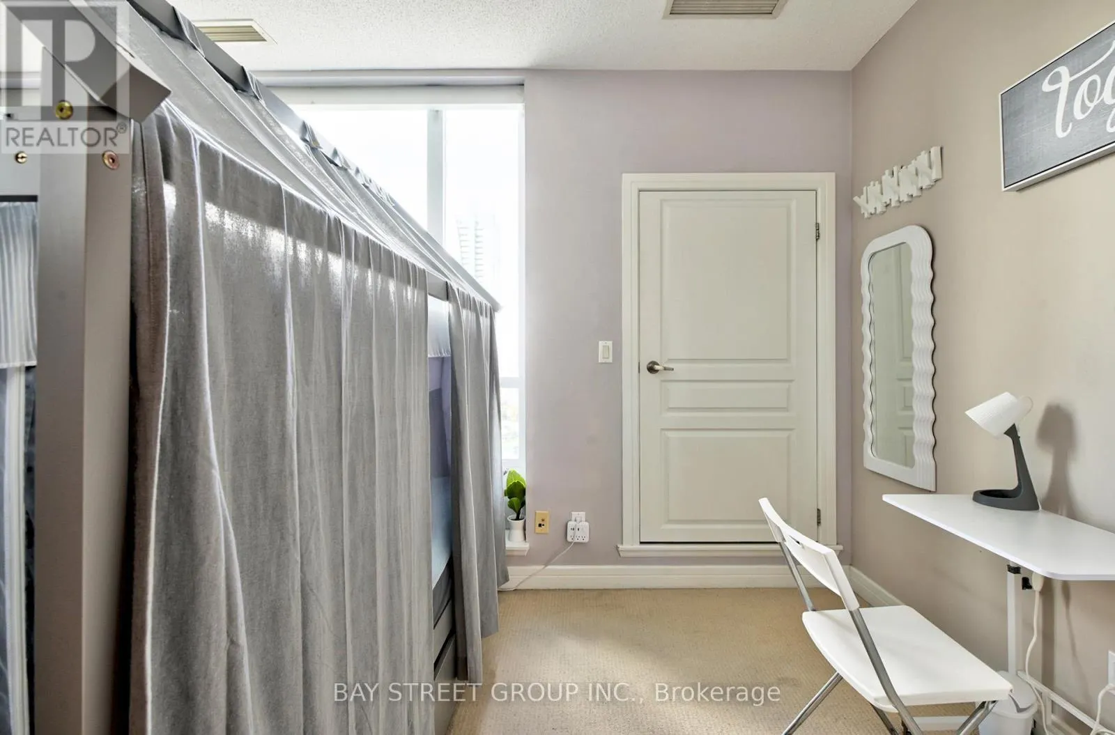 UPH3 - 1 AVONDALE AVENUE