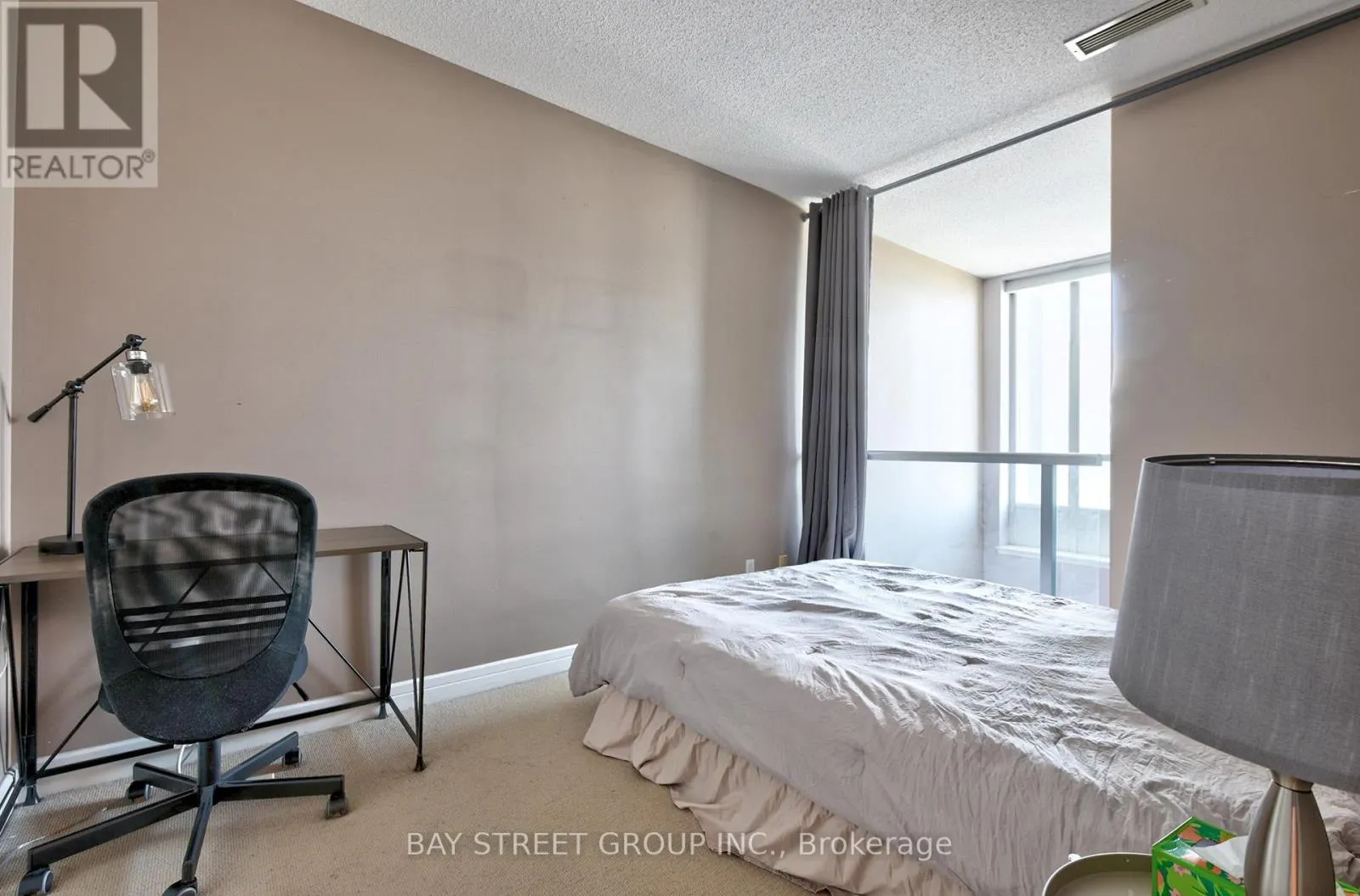 UPH3 - 1 AVONDALE AVENUE