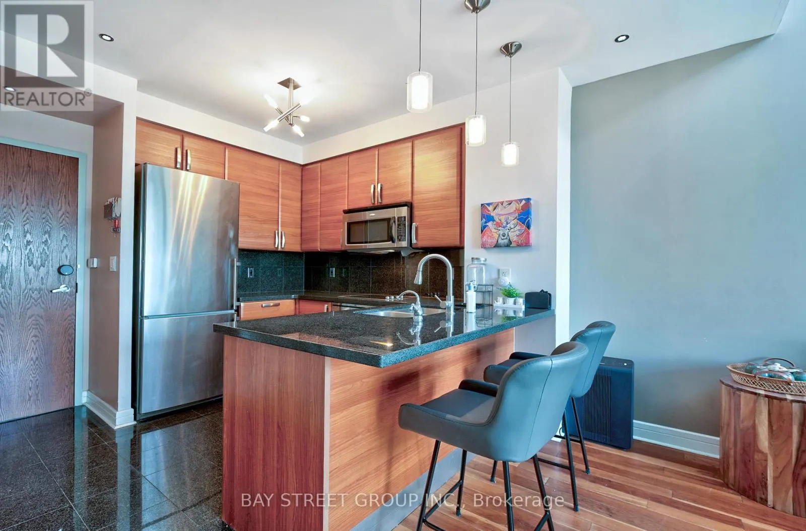 UPH3 - 1 AVONDALE AVENUE