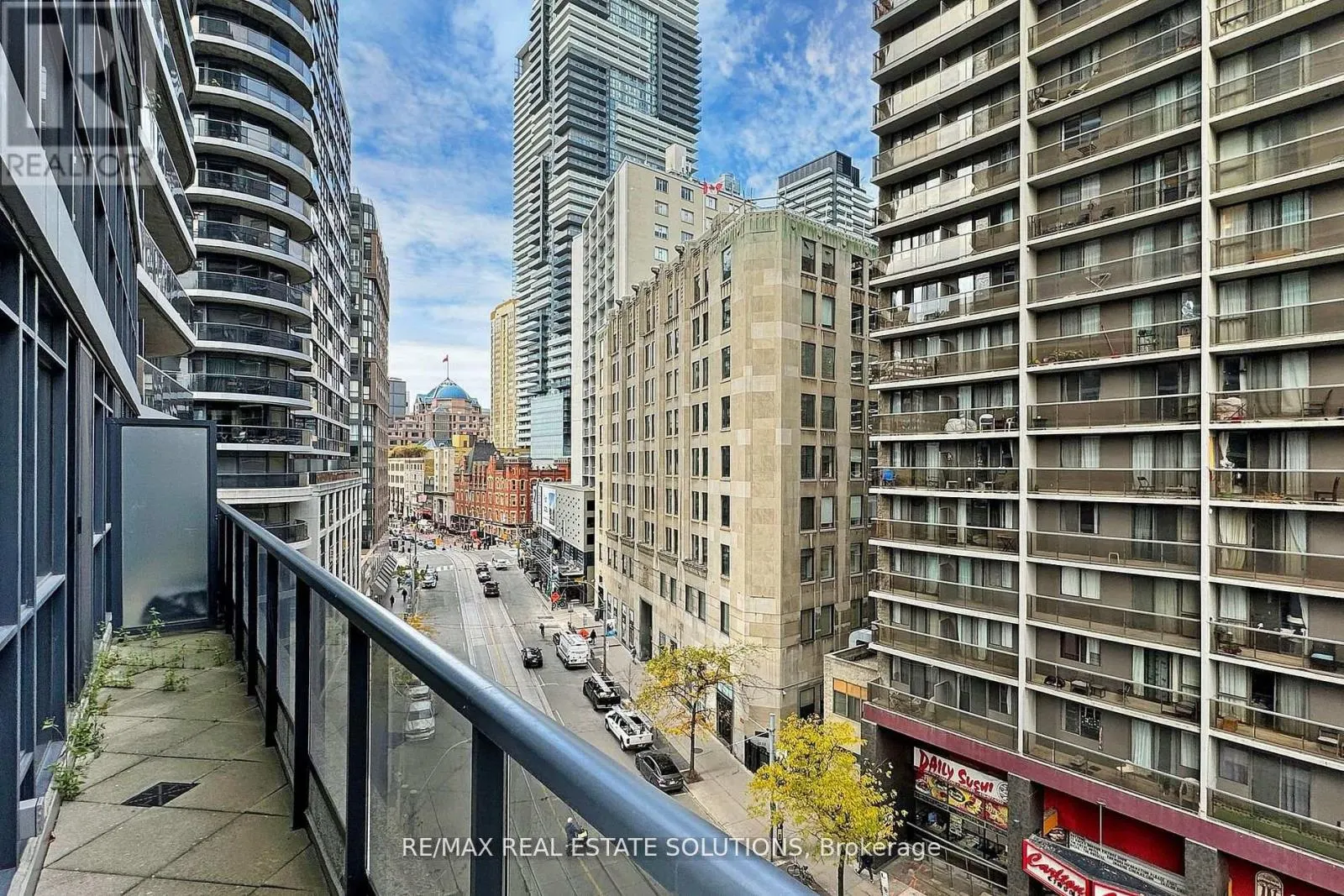 710 - 25 CARLTON STREET