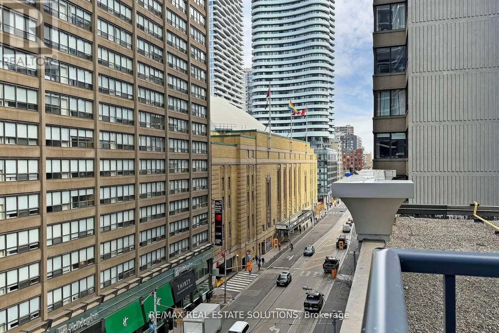 710 - 25 CARLTON STREET