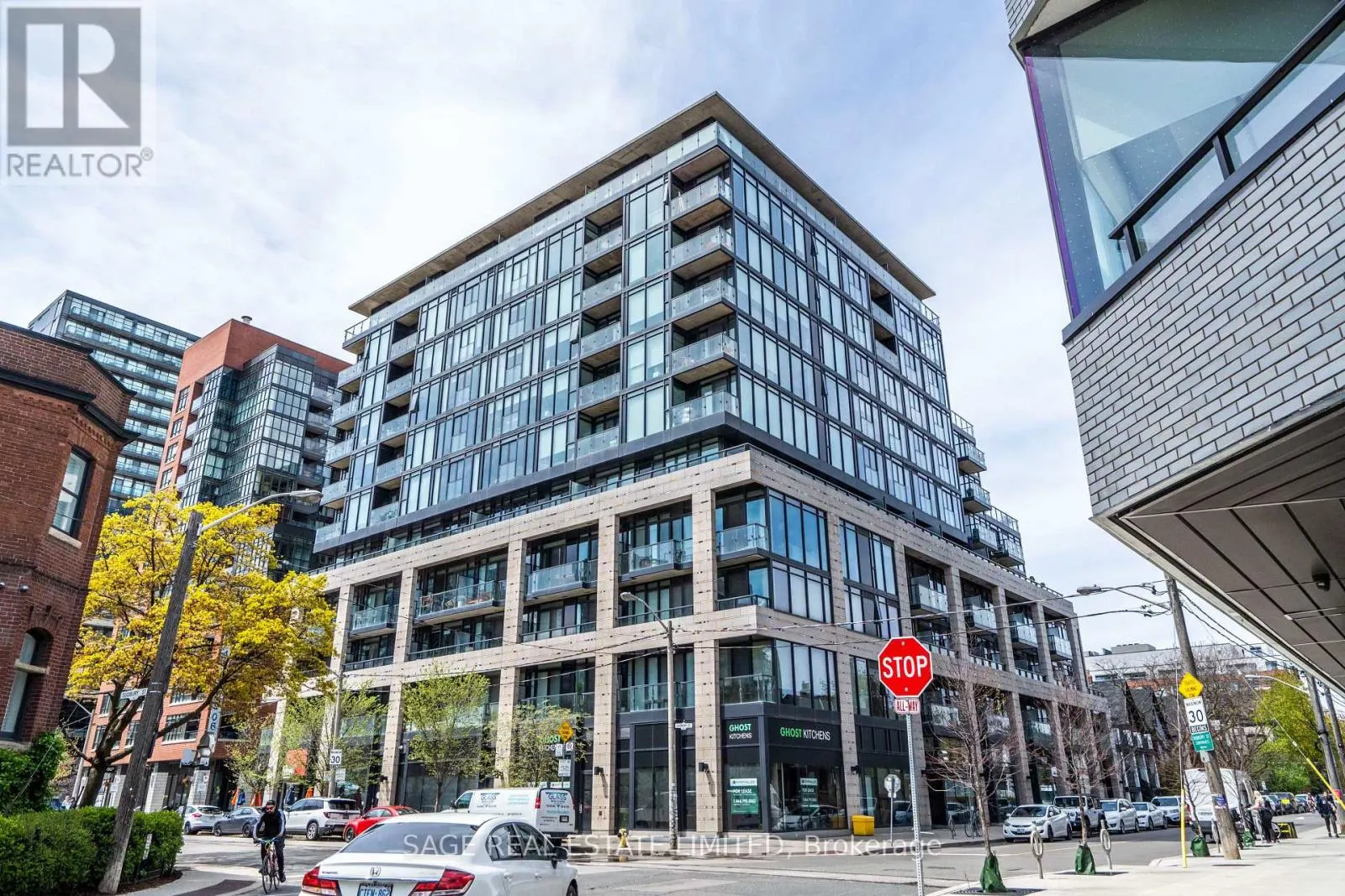 216 - 8 DOVERCOURT ROAD