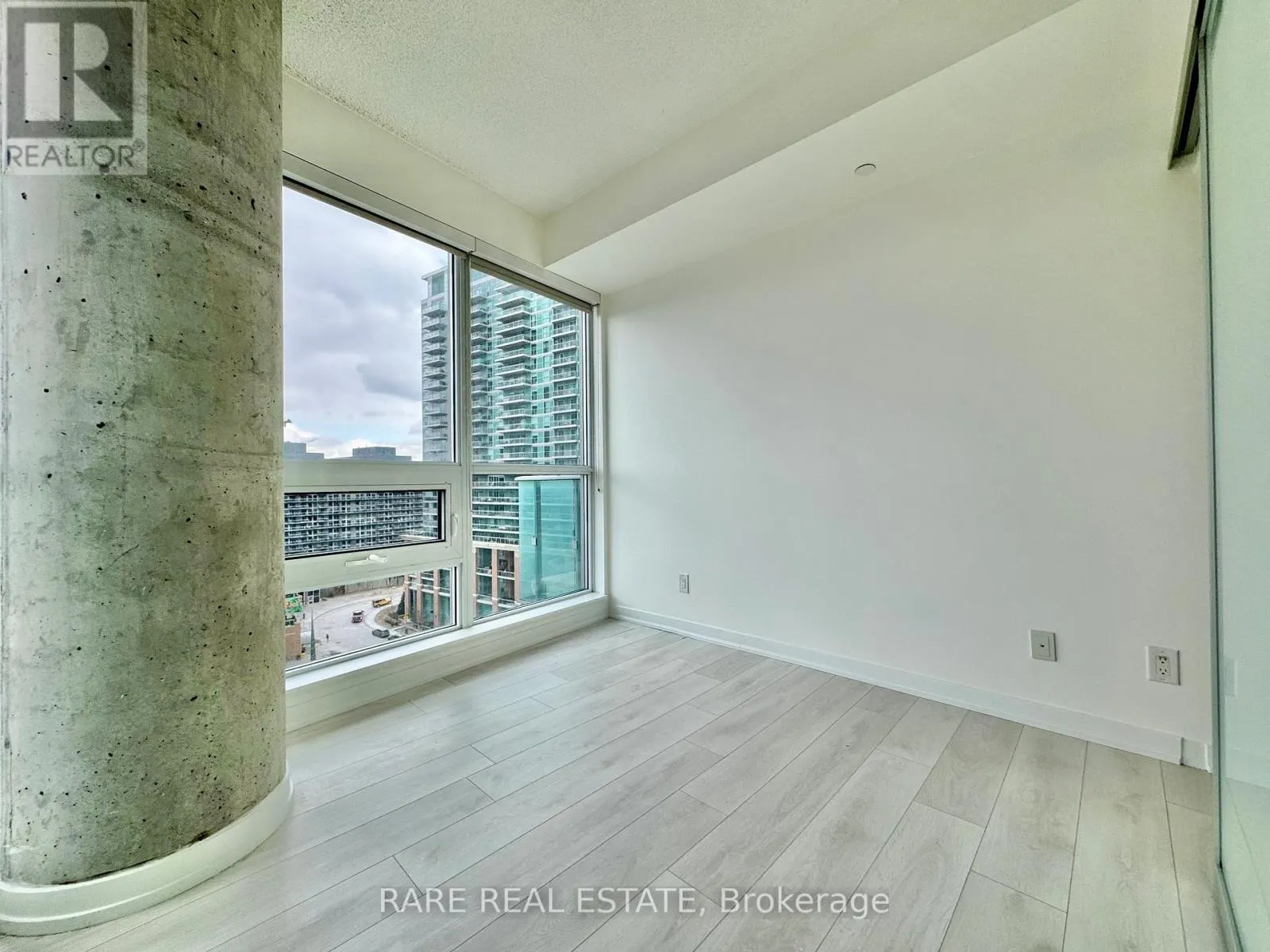 1112 - 150 EAST LIBERTY STREET