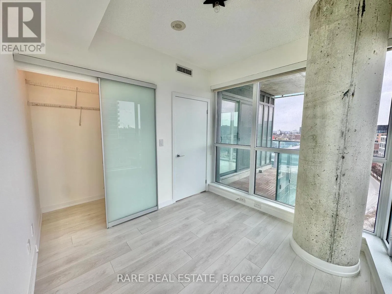 1112 - 150 EAST LIBERTY STREET