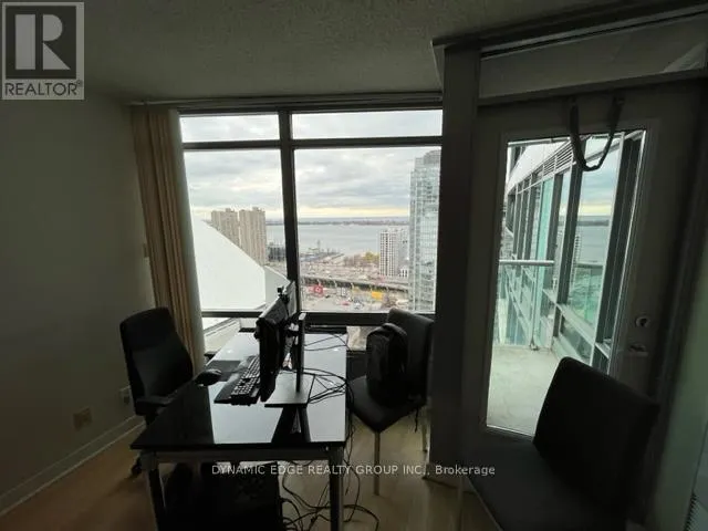 3016 - 81 NAVY WHARF COURT