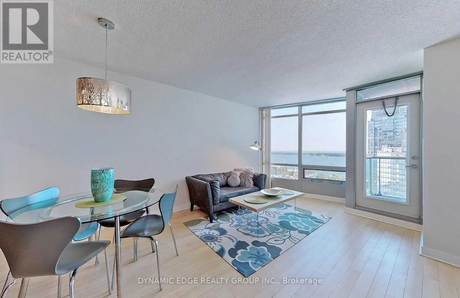 3016 - 81 NAVY WHARF COURT