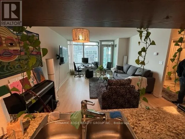 3016 - 81 NAVY WHARF COURT
