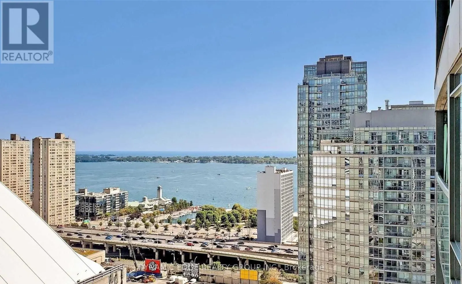 3016 - 81 NAVY WHARF COURT