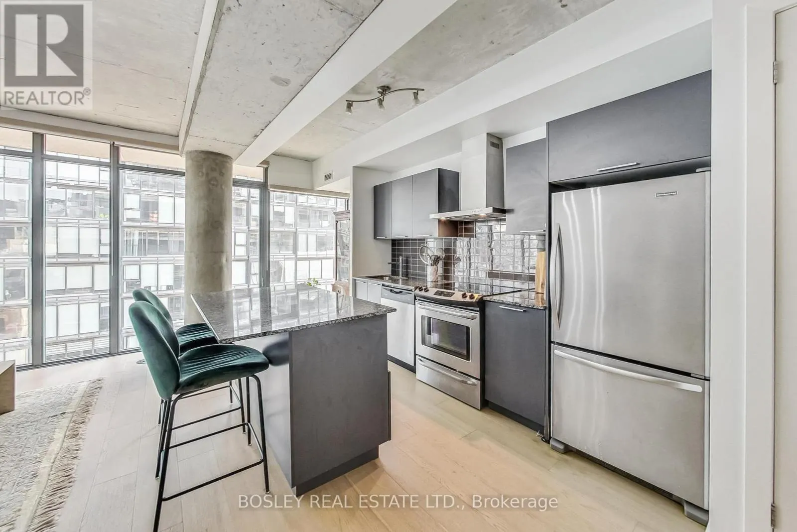 711 - 650 KING STREET W