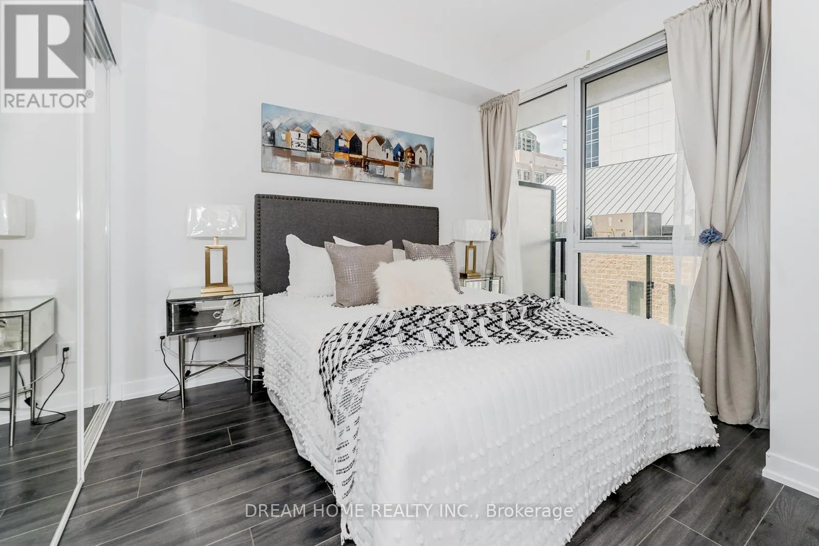 301 - 18 REAN DRIVE