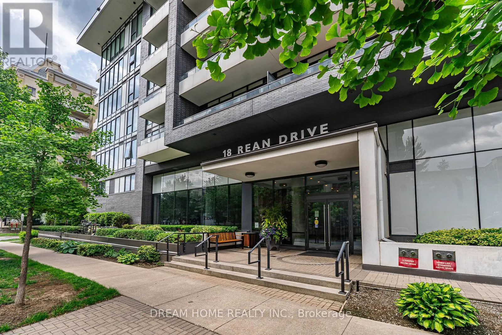 301 - 18 REAN DRIVE