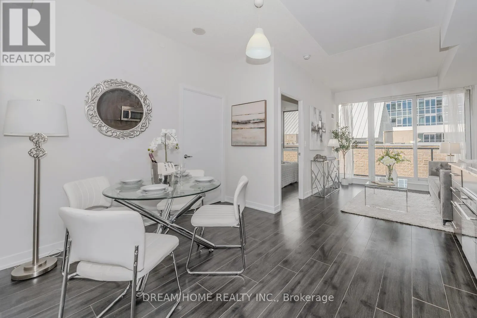 301 - 18 REAN DRIVE