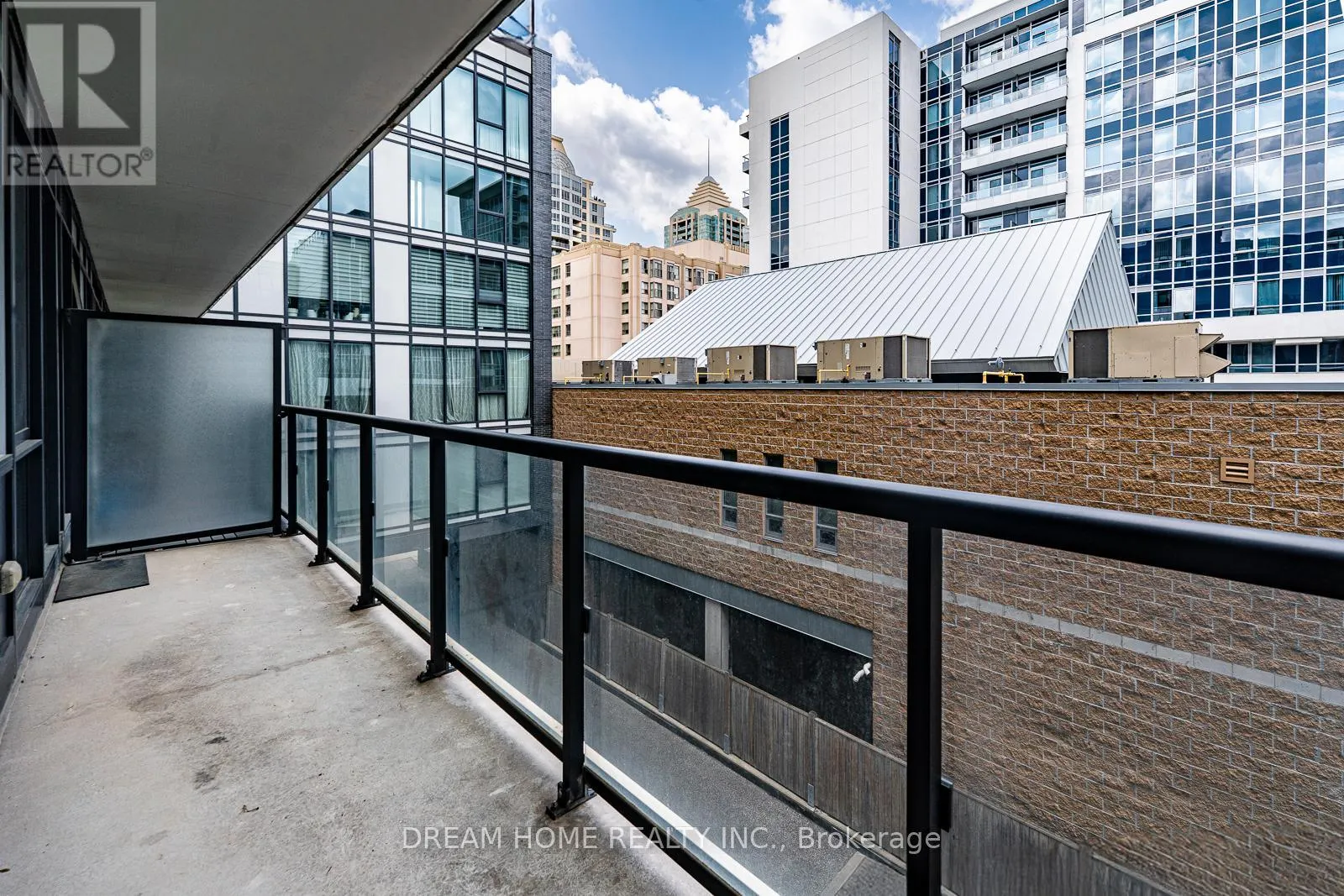 301 - 18 REAN DRIVE