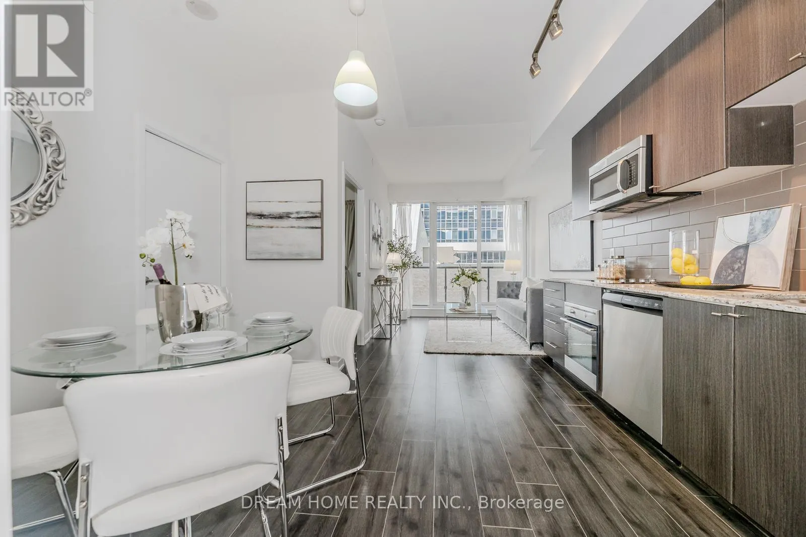 301 - 18 REAN DRIVE