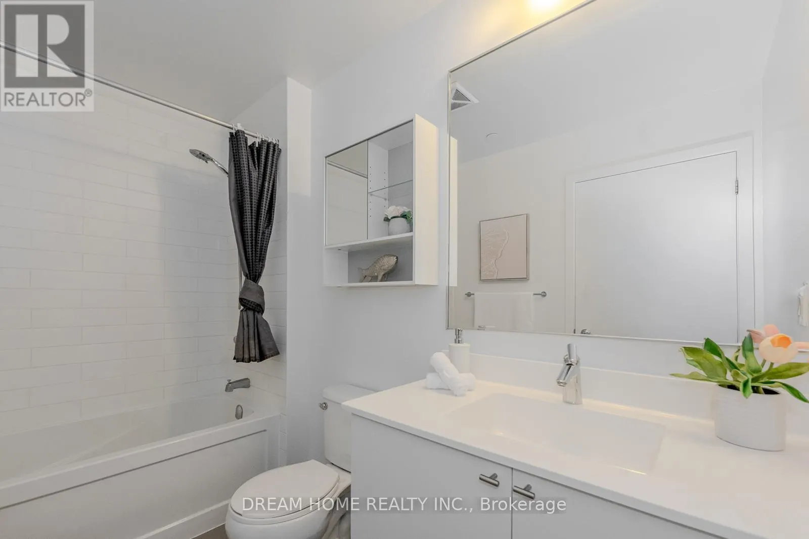 301 - 18 REAN DRIVE