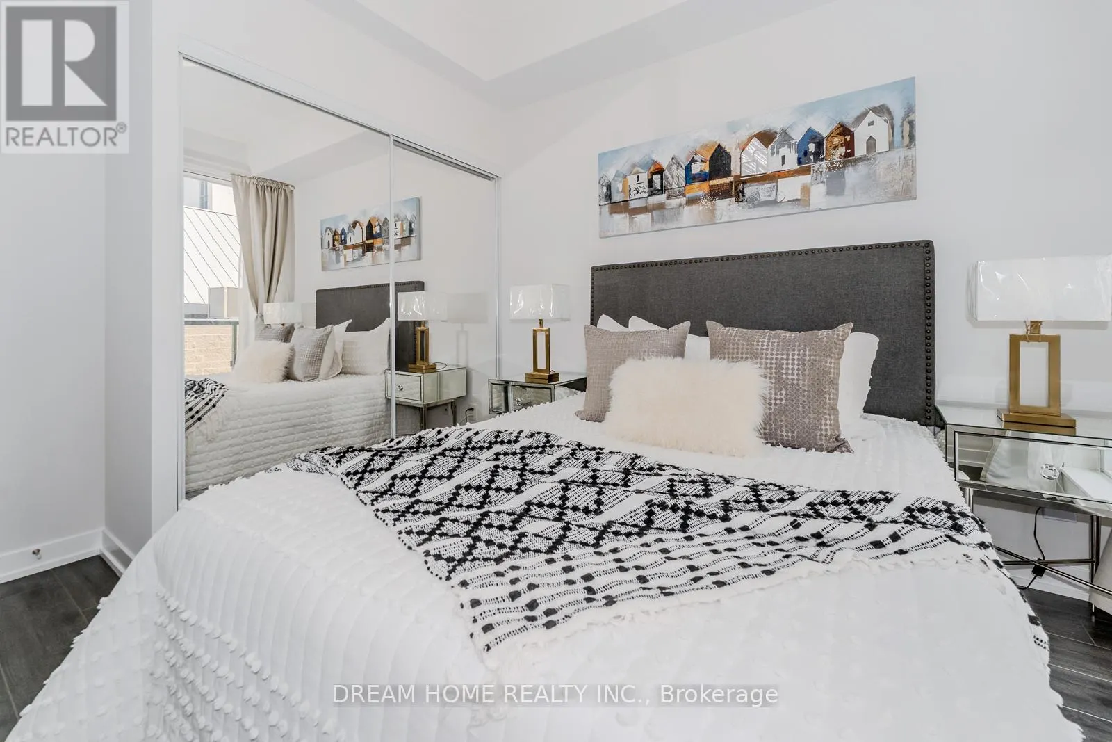 301 - 18 REAN DRIVE