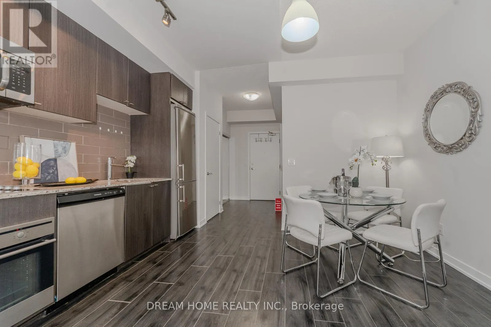 301 - 18 REAN DRIVE