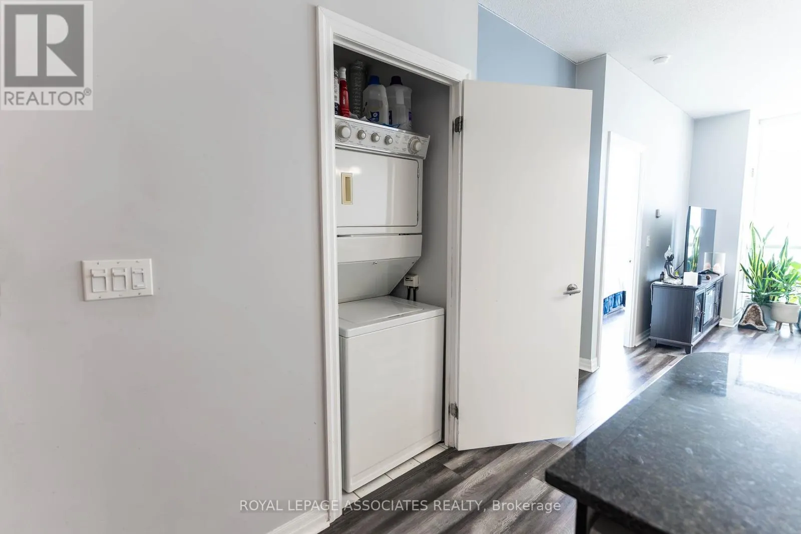 2407 - 16 YONGE STREET E