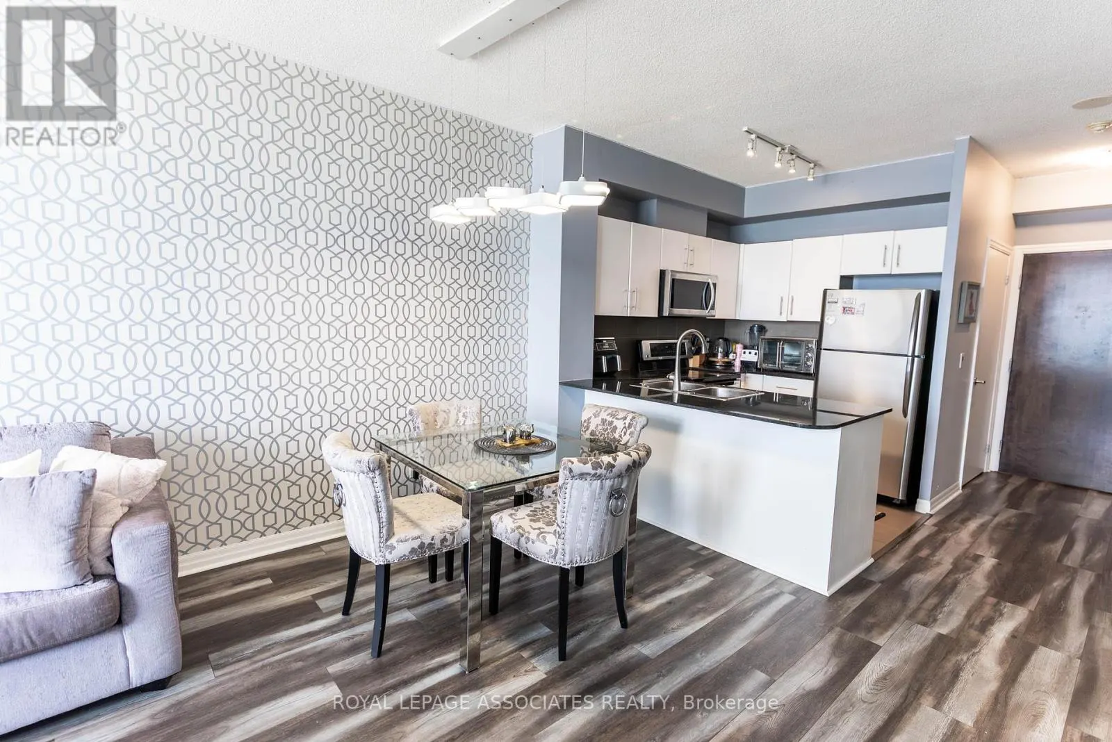 2407 - 16 YONGE STREET E