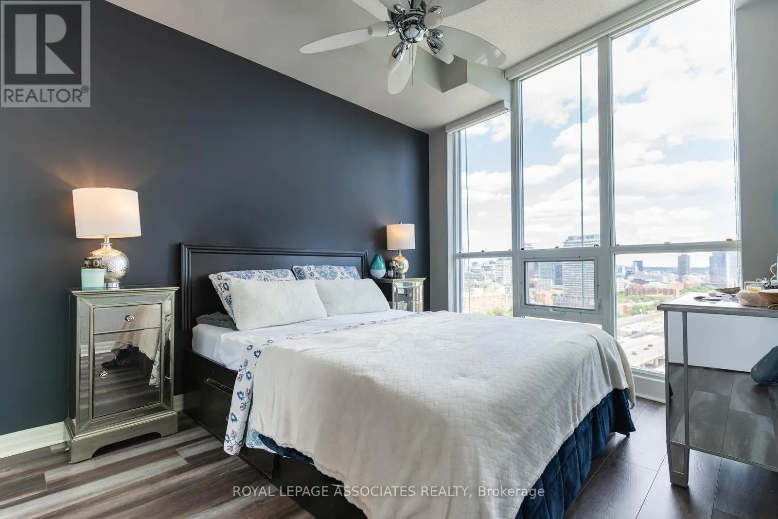 2407 - 16 YONGE STREET E