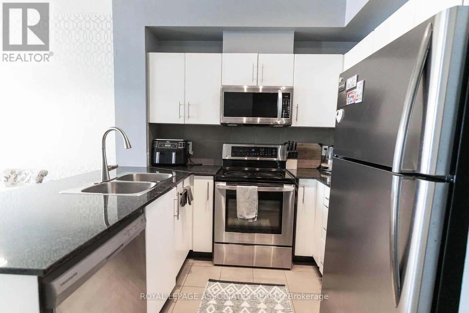 2407 - 16 YONGE STREET E