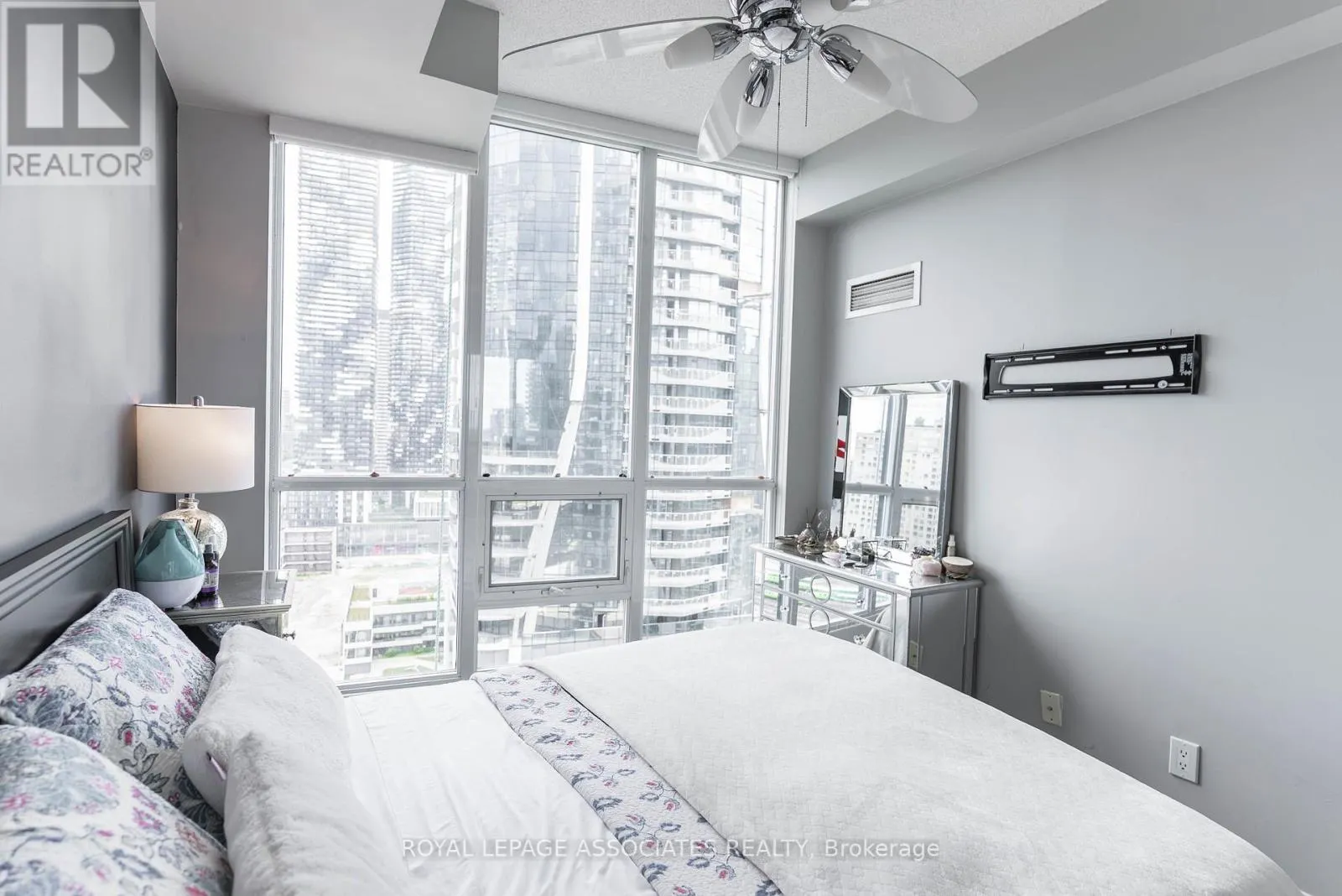 2407 - 16 YONGE STREET E