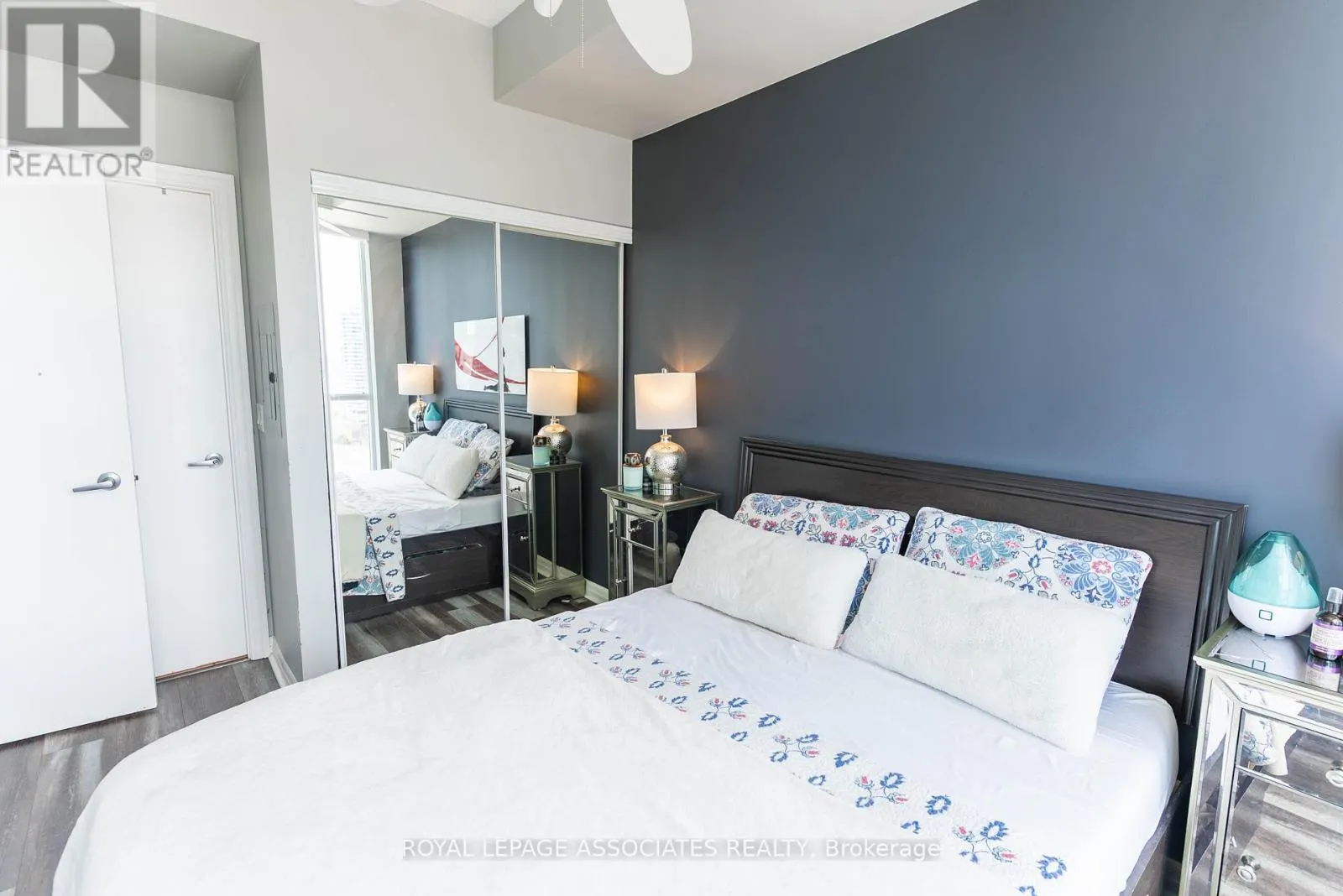 2407 - 16 YONGE STREET E