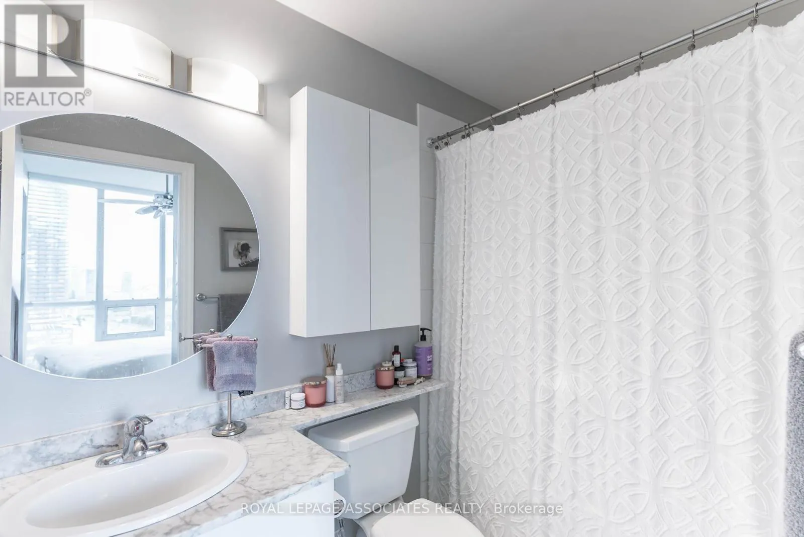 2407 - 16 YONGE STREET E