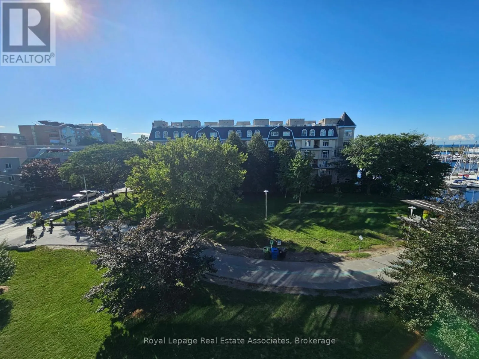 418 - 90 STADIUM ROAD