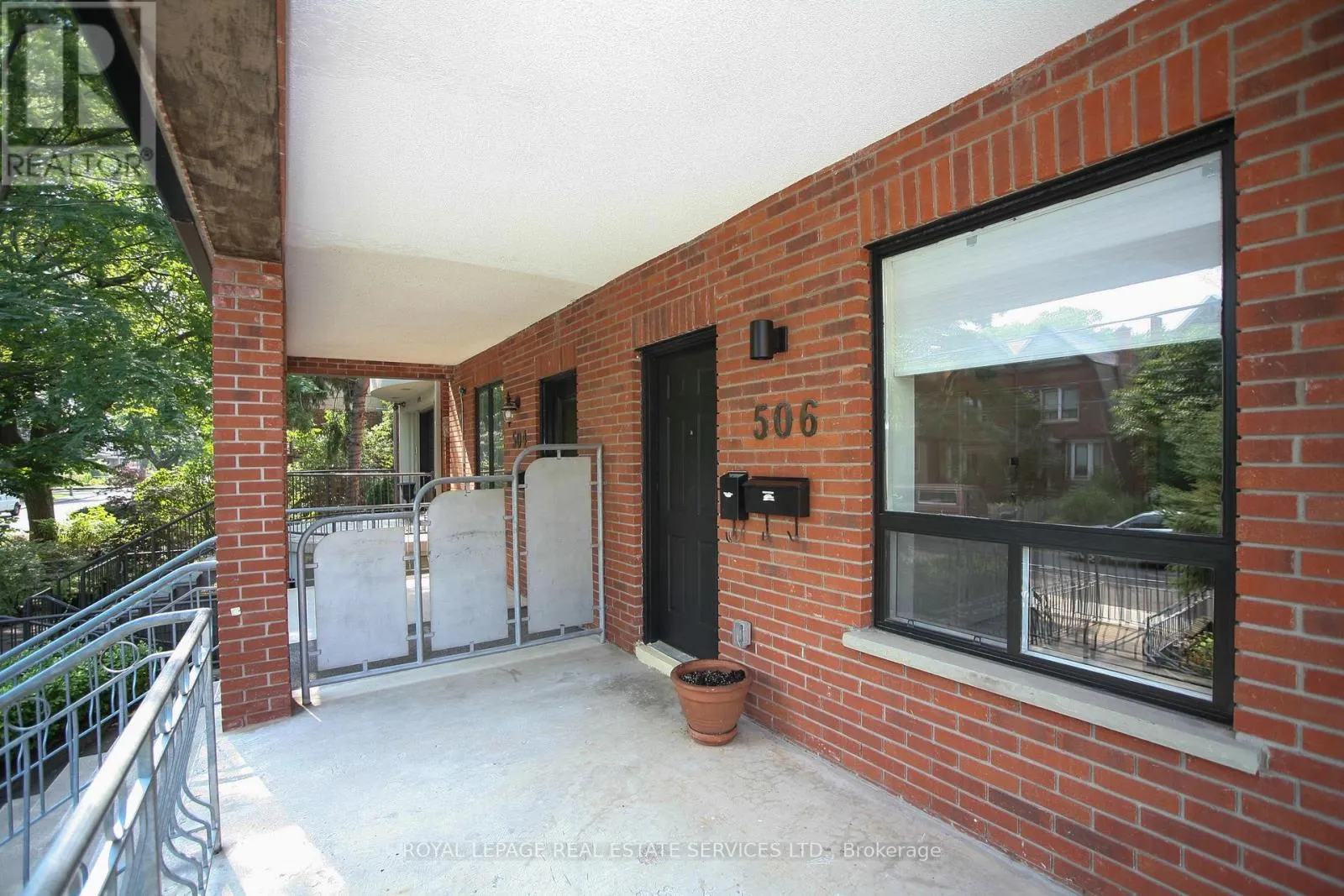 1 - 506 MANNING AVENUE