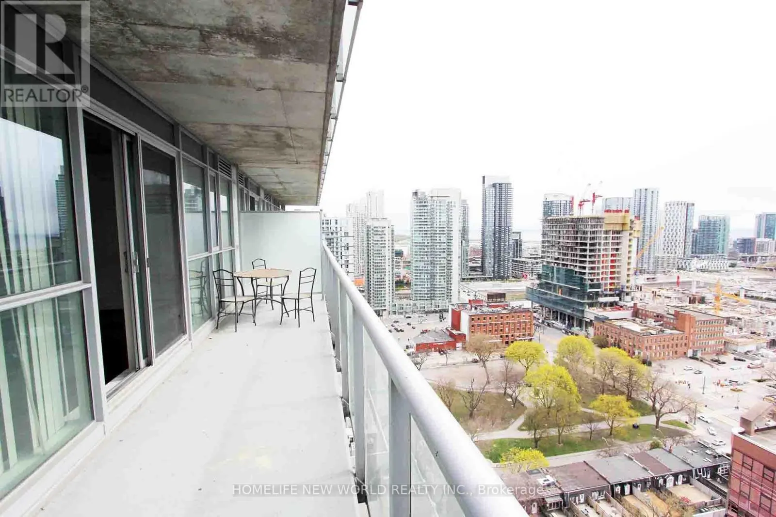 2401 - 375 KING STREET W