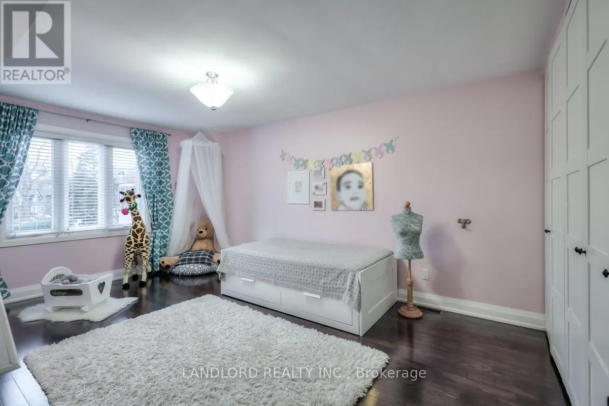 525 RUSSELL HILL ROAD