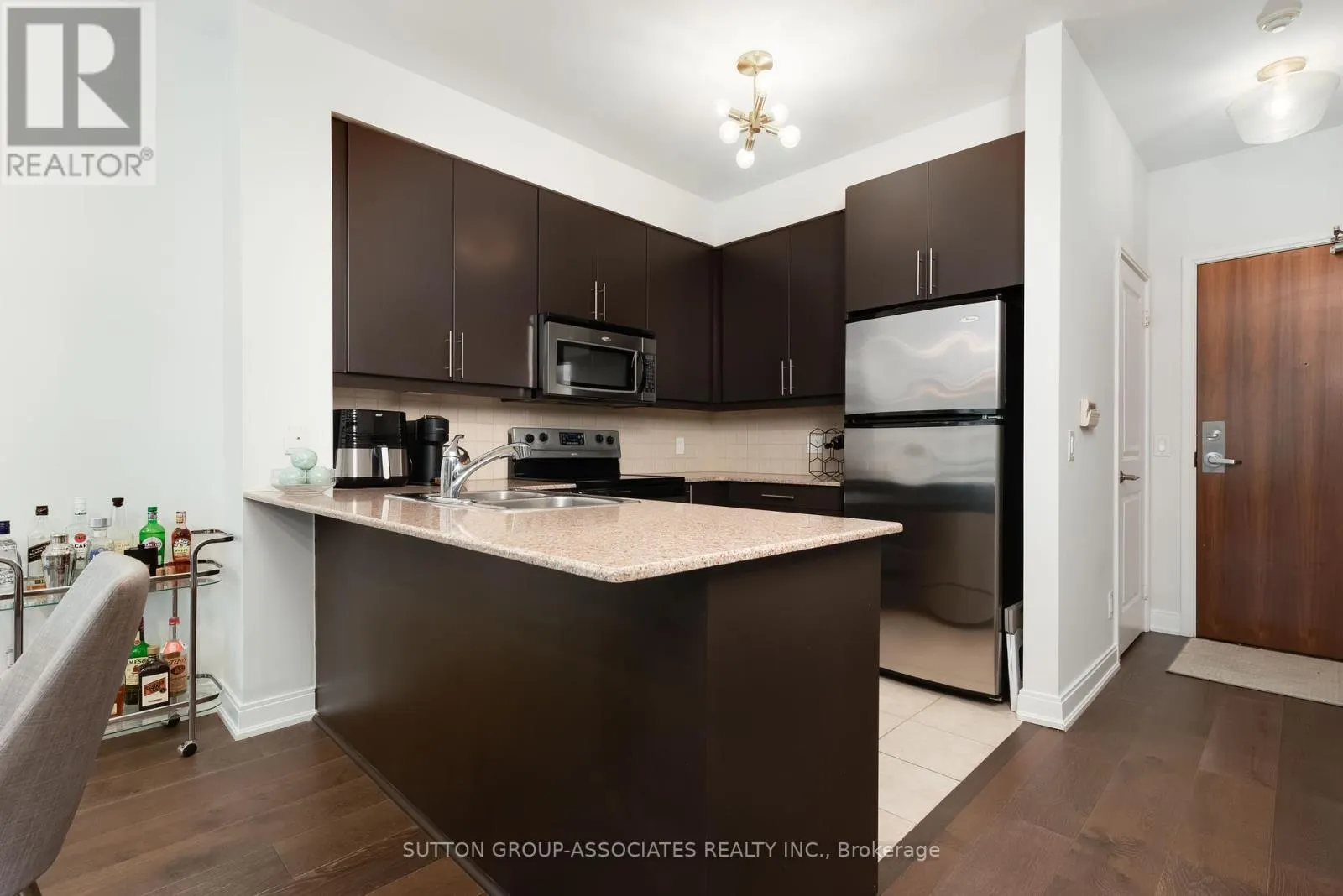 312 - 88 BROADWAY AVENUE