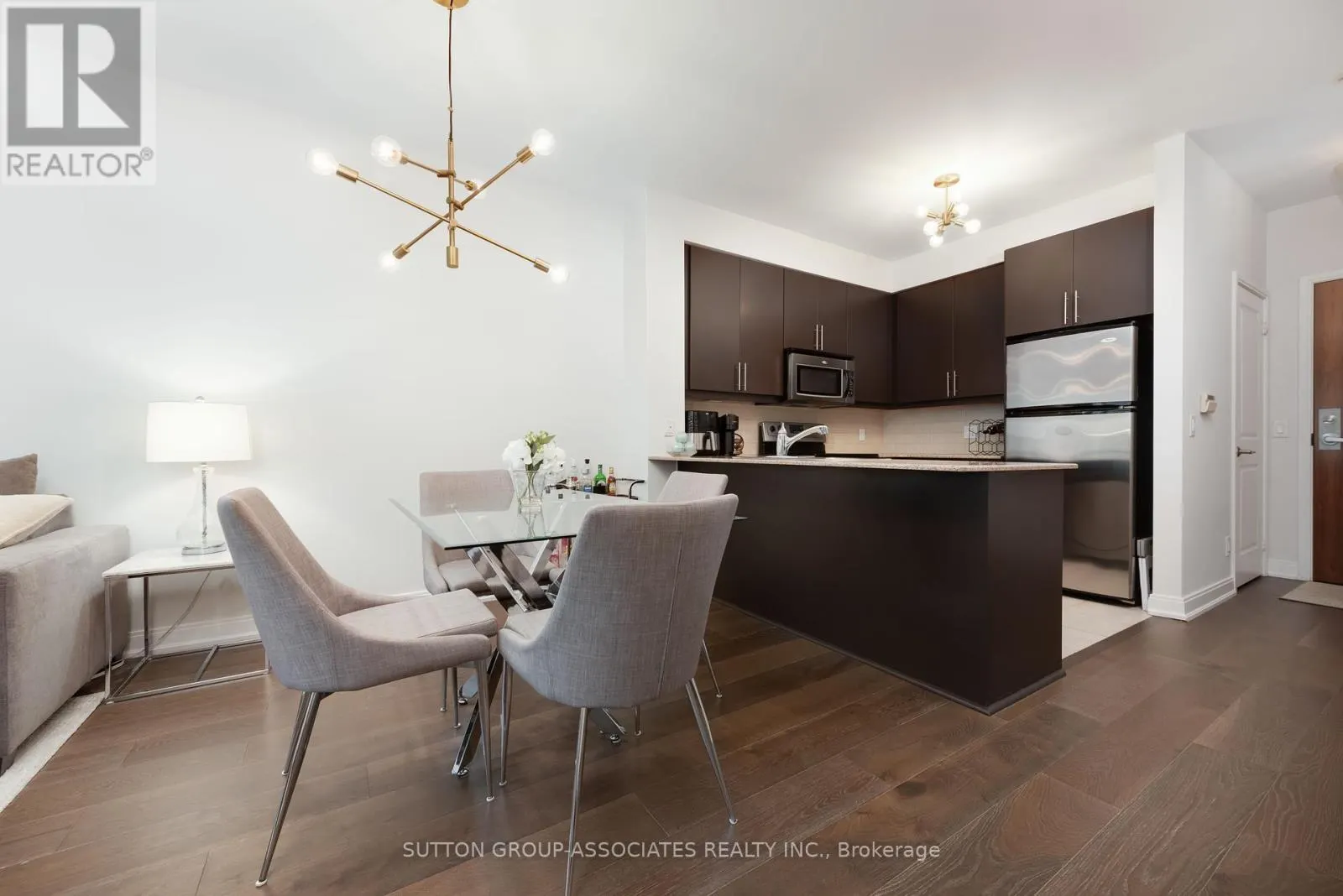 312 - 88 BROADWAY AVENUE