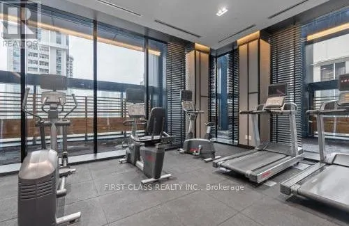 1802 - 501 YONGE STREET