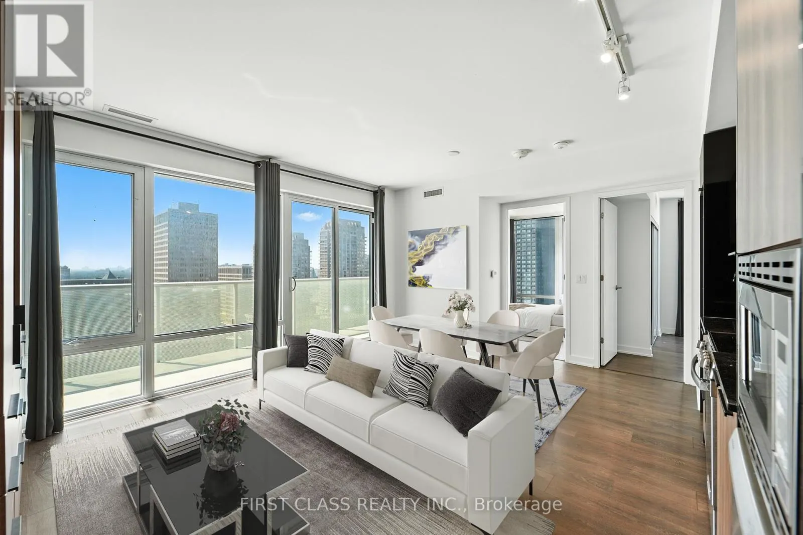 1802 - 501 YONGE STREET