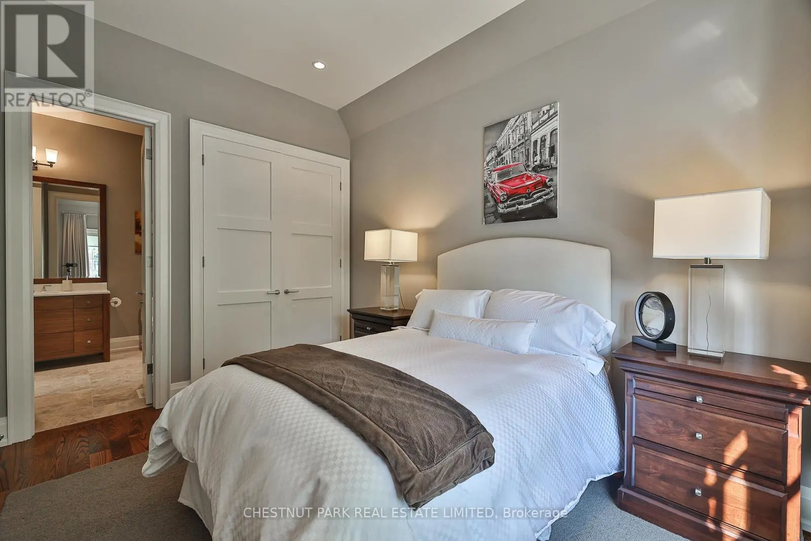62 HEATH STREET W