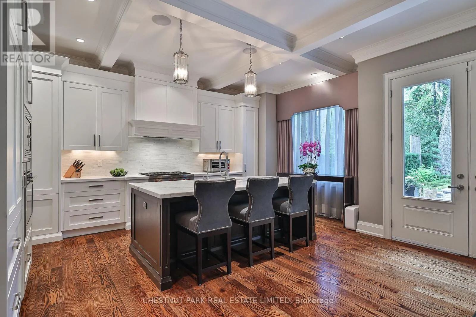 62 HEATH STREET W