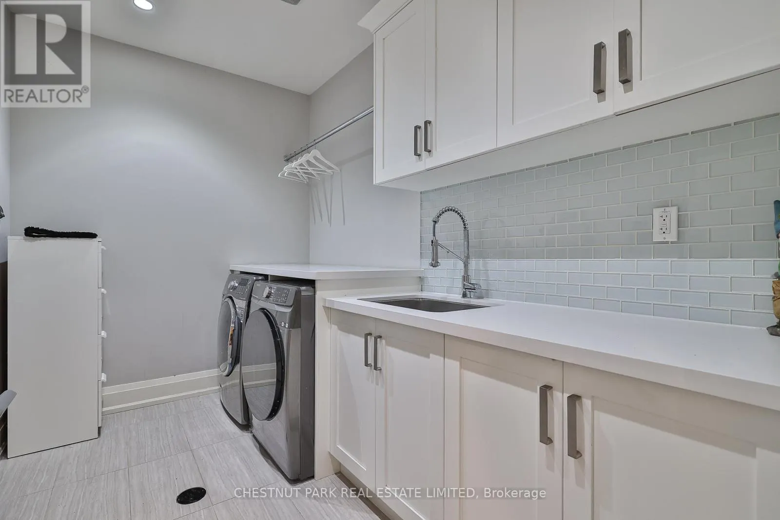 62 HEATH STREET W