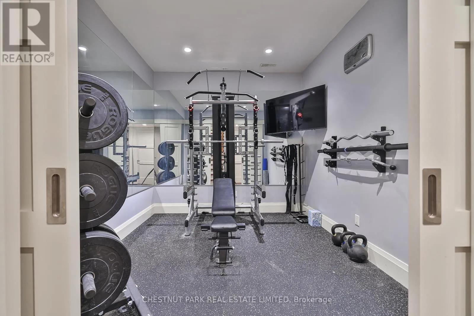 62 HEATH STREET W