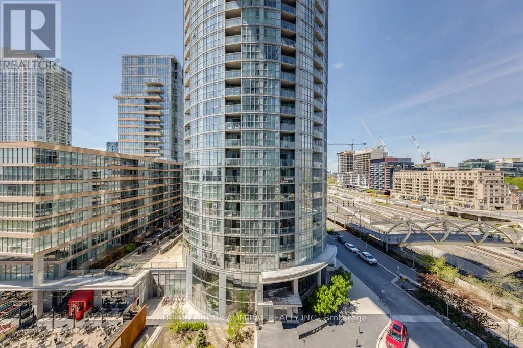 937 - 15 ICEBOAT TERRACE