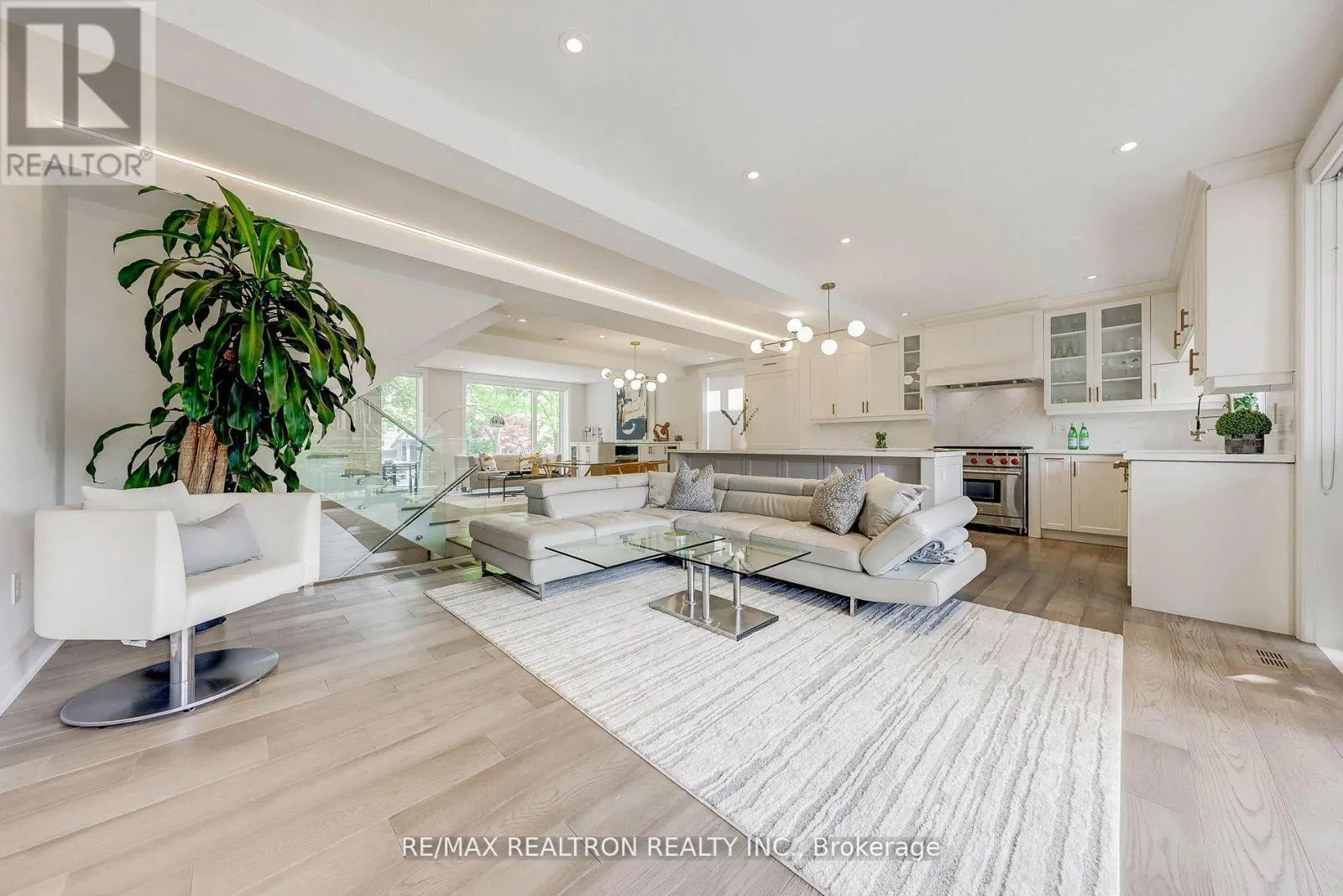523 BRIAR HILL AVENUE
