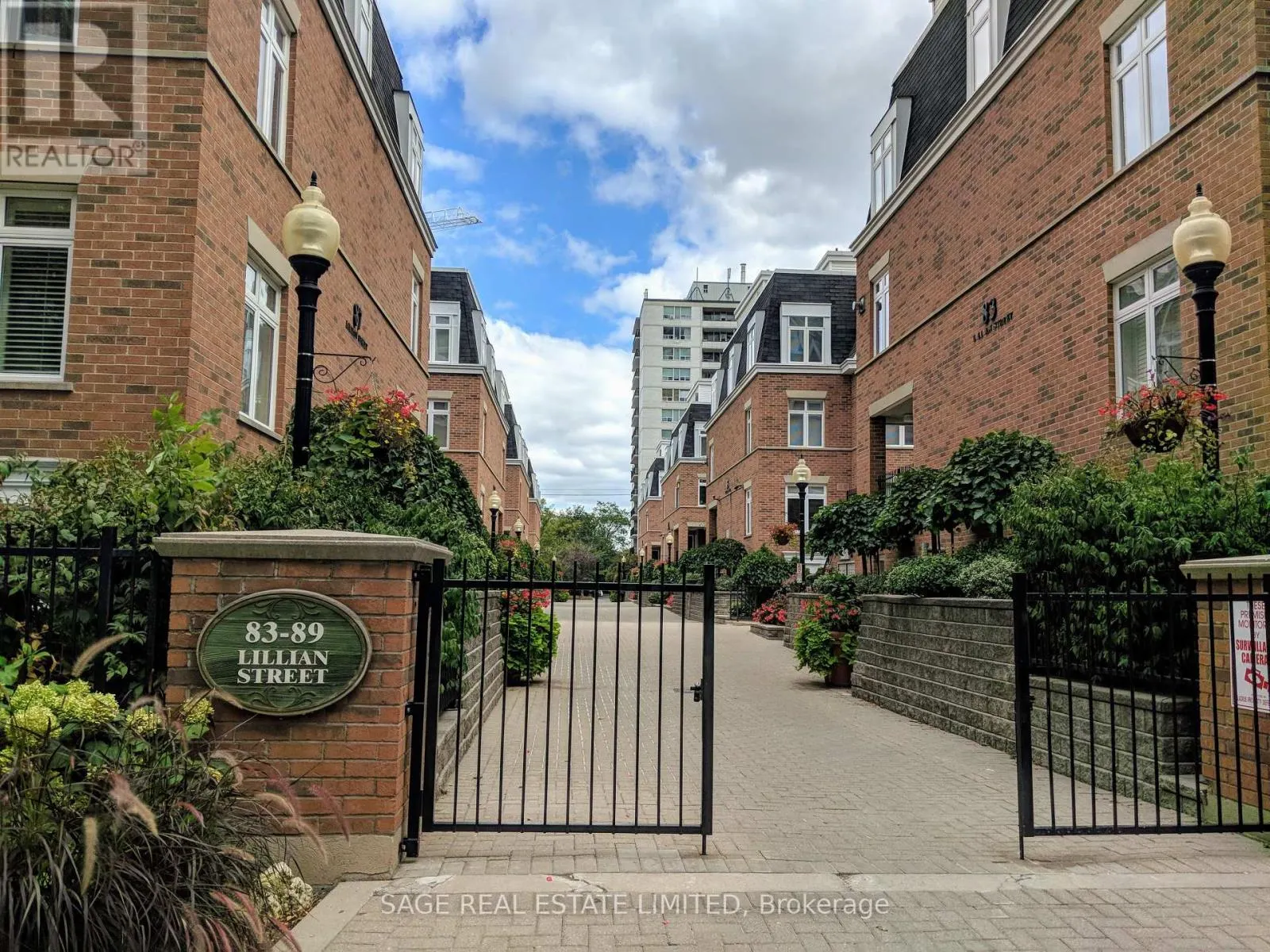 28 - 87 LILLIAN STREET