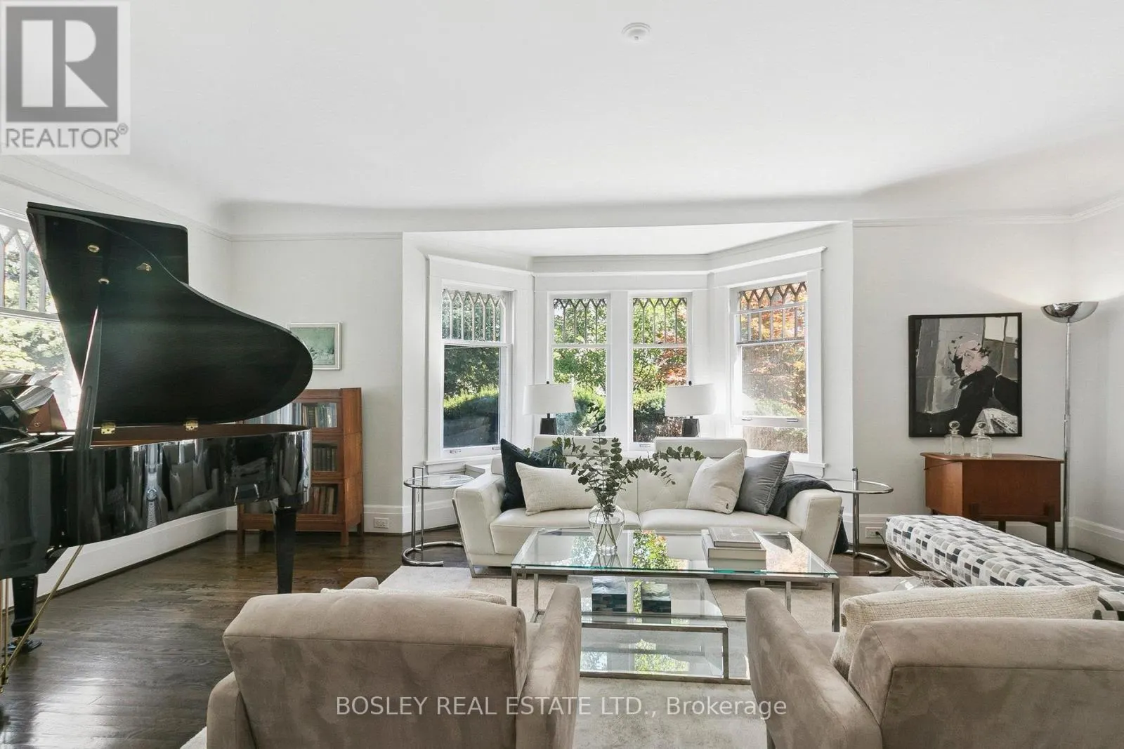52 ROWANWOOD AVENUE