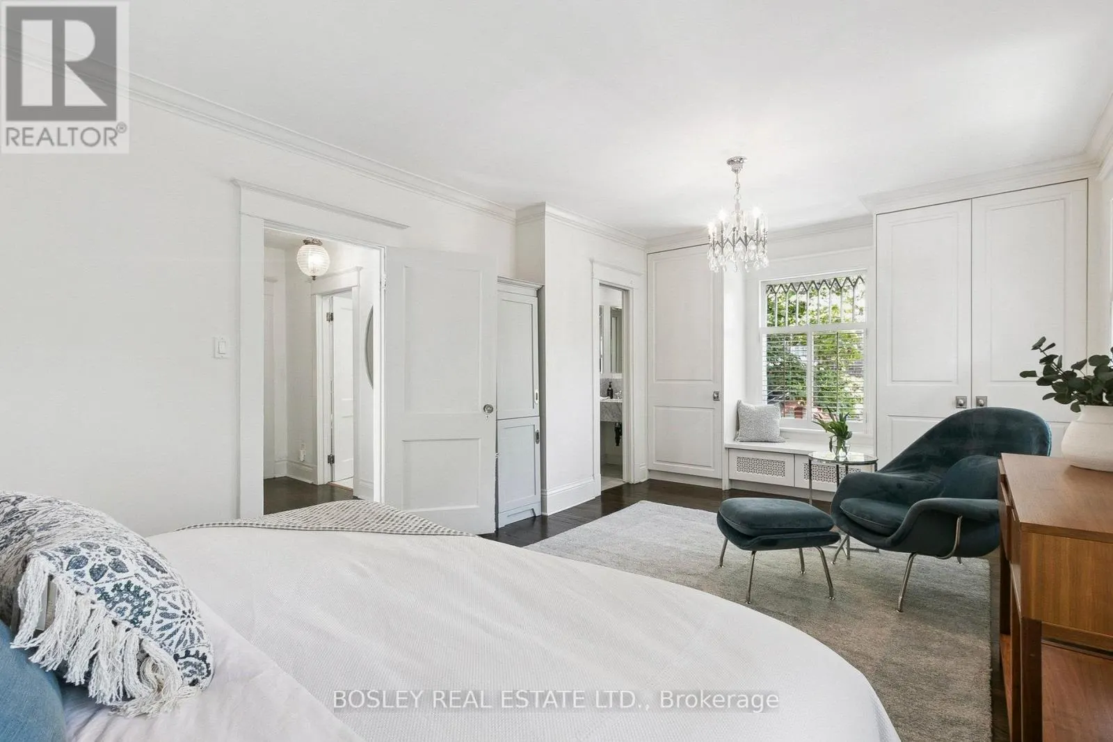 52 ROWANWOOD AVENUE