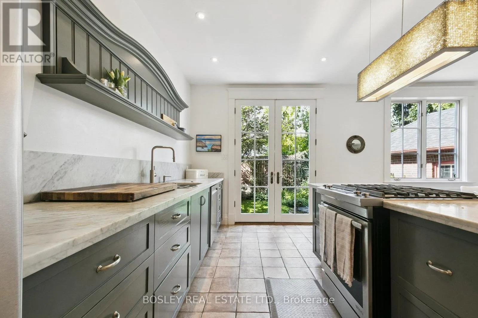 52 ROWANWOOD AVENUE