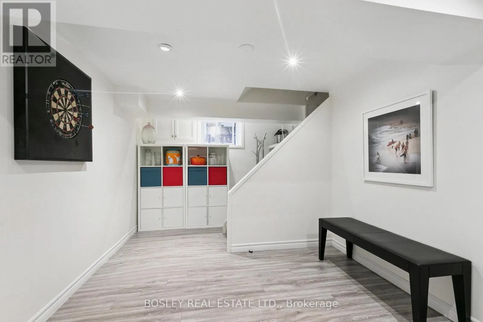 52 ROWANWOOD AVENUE