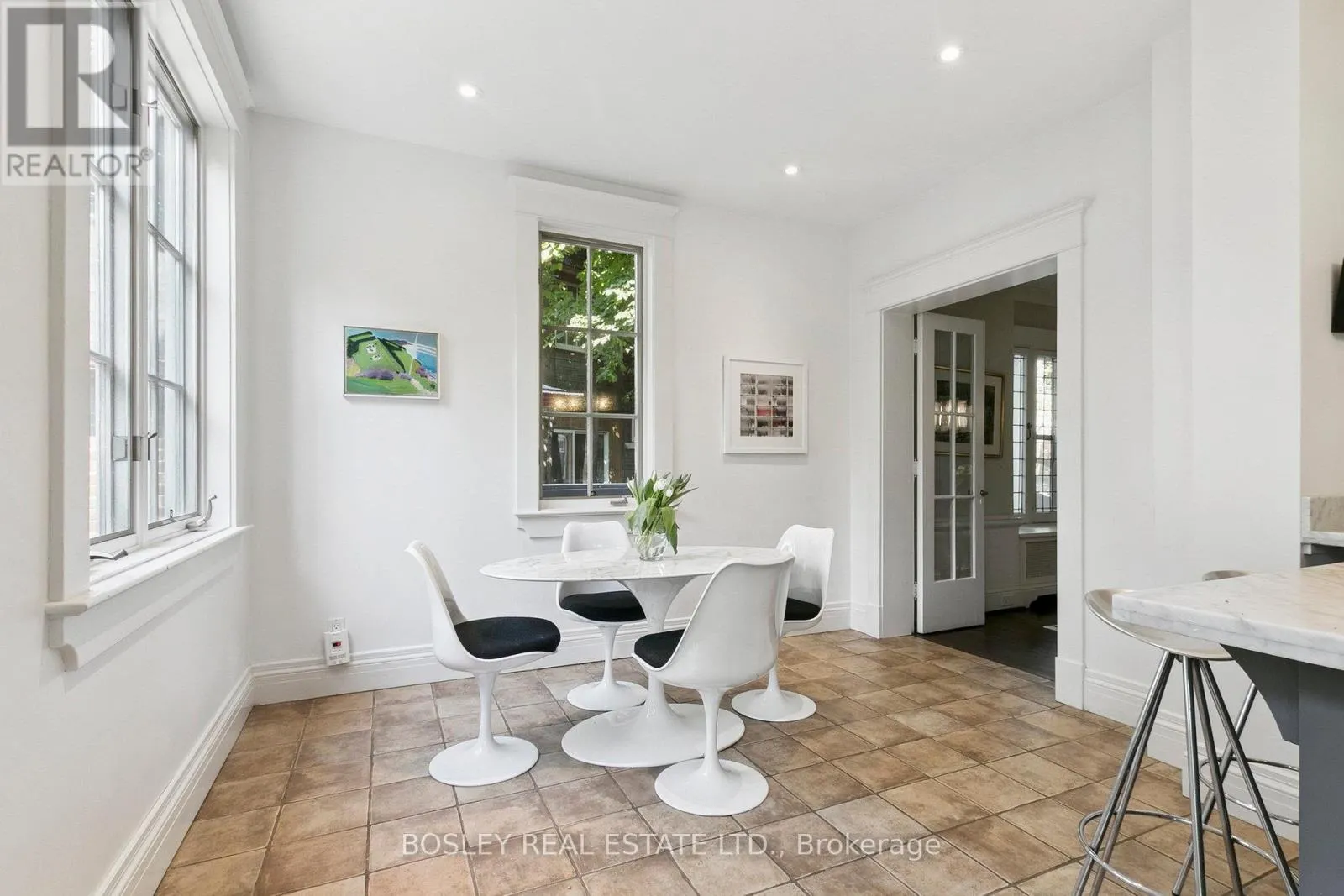 52 ROWANWOOD AVENUE